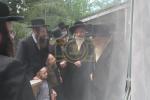 כ"ק אדמו"ר מתולדות אהרן שליט"א באזוכט ביי הגה"צ אבד"ק סאטמאר ב"פ  שליט"א אין פליישמאנס 