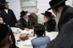 כ"ק אדמו"ר מתולדות אהרן שליט"א באזוכט ביי הגה"צ אבד"ק סאטמאר ב"פ  שליט"א אין פליישמאנס 