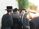 מעמד הקמת מצבה על קברו פון  הבחור החשוב דובי שטיינמץ ז"ל  מהרוגי מירון 