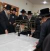 Main image for באזוך פון כ"ק אדמו"ר מגור שליט"א ביי כ"ק אדמו"ר מסקולען שליט"א פון מאנסי 