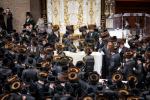 מוצאי ראש השנה ביי כ"ק אדמו"ר מבאבוב שליט"א 