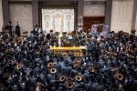 מוצאי ראש השנה ביי כ"ק אדמו"ר מבאבוב שליט"א 