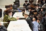 מעמד הכנסת ספר תורה און נעילת החג מוצאי שמחת תורה בחצר הקודש וויזניץ 