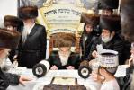 מעמד הכנסת ספר תורה און נעילת החג מוצאי שמחת תורה בחצר הקודש וויזניץ 