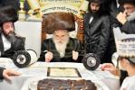 מעמד הכנסת ספר תורה און נעילת החג מוצאי שמחת תורה בחצר הקודש וויזניץ 