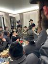 כ"ק אדמו"ר מגור שליט"א איז זיך משתתף ביי א שבע ברכות לבן אחד מחסידיו 