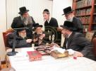 באזוך פון כ"ק  אדמו"ר מליסקא שליט"א ביי כ"ק  אדמו"ר מראחמיסטריווקא שליט"א לקראת הבר מצוה פון נכדו ני"ו