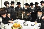 כ"ק אדמו"ר ממונקאטש שליט"א בביקור גומלין ביי כ"ק אדמו"ר מסאדיגורא שליט"א 