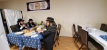 חסידי סאטמאר אין קערעסטיר נאכ'ן געהויבענע שבת אין שטאט סיגוט