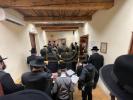 חסידי סאטמאר אין קערעסטיר נאכ'ן געהויבענע שבת אין שטאט סיגוט