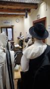 חסידי סאטמאר אין קערעסטיר נאכ'ן געהויבענע שבת אין שטאט סיגוט