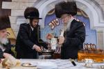  שבע ברכות לנכד כ"ק אדמו"ר מפשעווארסק צוגעשטעלט דורך  ישיבת עץ חיים ווילרייק