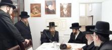 כ"ק אדמו"ר מסאדיגורא לאנדאן שליט"א באזוכט ביי אדמורים ורבנים שליט"א אין לאנדאן 
