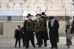 כ"ק אדמו"ר מקארלין סטאלין שליט"א ביים כותל המערבי 