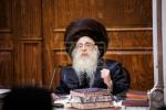 ערשטע חנוכה ליכט ביי כ"ק אדמו"ר מצאנז קלויזענבורג שליט"א 