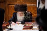 ערשטע חנוכה ליכט ביי כ"ק אדמו"ר מצאנז קלויזענבורג שליט"א 