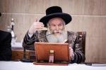ערשטע חנוכה ליכט ביי כ"ק אדמו"ר מבאבוב שליט"א 