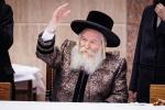 ערשטע חנוכה ליכט ביי כ"ק אדמו"ר מבאבוב שליט"א 