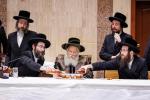 ערשטע חנוכה ליכט ביי כ"ק אדמו"ר מבאבוב שליט"א 