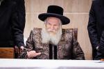 ערשטע חנוכה ליכט ביי כ"ק אדמו"ר מבאבוב שליט"א 