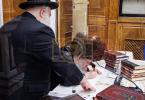 זאת חנוכה ביי כ"ק אדמו"ר מצאנז קלויזענבורג שליט"א 