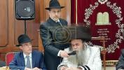 כ"ק אדמו"ר מוויזניץ שליט"א איז זיך משתתף ביי א שבע ברכות לאחד מחסידיו 