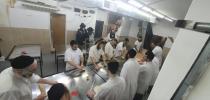 הגה"צ ראש ישיבת סאטמאר בני ברק שליט"א באזוכט אין די מצה בעקעריי 