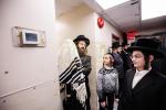 כ"ק אדמו"ר מוויען שליט"א באזוכט אין מוסדות וויען ב"פ לרגל די חדר פירן פון זיין אייניקל 