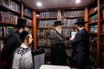 כ"ק אדמו"ר מוויען שליט"א באזוכט אין מוסדות וויען ב"פ לרגל די חדר פירן פון זיין אייניקל 