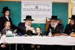 כ"ק אדמו"ר מוויען שליט"א באזוכט אין מוסדות וויען ב"פ לרגל די חדר פירן פון זיין אייניקל 