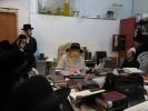 הגה"צ רבי יצחק מאיר מארגענשטערן שליט"א ביים געבן א שיעור הכנה לימי השובבי"ם 
