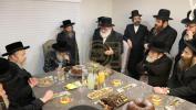 מסיבת שקל הטהור בבית אב"ד קלוזש שליט"א אין קרית טאהש בהשתתפות כ"ק אדמורים מסאטמאר און טאהש שליט"א 