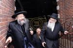 Main image for כ"ק אדמו"ר מבאבוב-45 שליט"א  באזוכט אין שטוב פון הרבני הנגיד ר' מרדכי טענענבוים