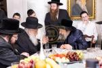 כ"ק אדמו"ר מבאבוב-45 שליט"א  באזוכט אין שטוב פון הרבני הנגיד ר' מרדכי טענענבוים
