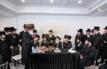 Main image for כ"ק  אדמו"ר מצאנז קלויזענבורג שליט"א ביים שמחת השבע ברכות לכבוד החתן בן הגרצ"א הערשקאוויטש דומ"ץ צאנז קלויזענבורג 