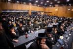כ"ק אדמו"ר מצאנז קלויזענבורג שליט"א טרעט אויף מיט א דרשת סיום הזמן פאר תלמידי ישיבת צאנז קלויזענבורג