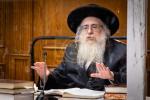 כ"ק אדמו"ר מצאנז קלויזענבורג שליט"א טרעט אויף מיט א דרשת סיום הזמן פאר תלמידי ישיבת צאנז קלויזענבורג
