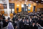 כ"ק אדמו"ר מצאנז קלויזענבורג שליט"א טרעט אויף מיט א דרשת סיום הזמן פאר תלמידי ישיבת צאנז קלויזענבורג