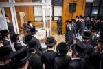 Main image for כ"ק אדמו"ר מצאנז קלויזענבורג שליט"א טרעט אויף מיט א דרשת סיום הזמן פאר תלמידי ישיבת צאנז קלויזענבורג