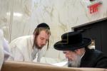 כ"ק אדמו"ר מפאפא שליט"א ביים קלויבן ווייץ 