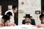 Main image for כ"ק אדמו"ר מפאפא שליט"א ביים קלויבן ווייץ 