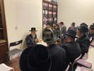 Main image for ניחום אבלים ביי הגה"צ אב"ד סאטמאר לאנדאן שליט"א ע"פ אמו ע"ה 