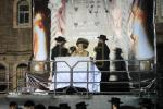 פולע גאלערי: מעמד הדלקה פון הרה"ק רבי יעקב מאיר שעכטער שליט"א 