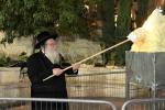 פולע גאלערי: מעמד הדלקה פון הגאון רבי שאול אלתר שליט"א ר"י פני מנחם 