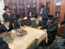 הגה"צ אב"ד סאטמאר וויליאמסבורג שליט"א בסעודת סיום מס' כתובות בחבורת יסודי התורה אין בביהמ"ד סאטמאר אין לינדען 