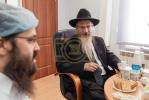 מעמד קבועת מזוזה אין די מילעכיגע פארבריק אין מאסקאווא רוסלאנד