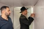 מעמד קבועת מזוזה אין די מילעכיגע פארבריק אין מאסקאווא רוסלאנד