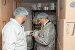 מעמד קבועת מזוזה אין די מילעכיגע פארבריק אין מאסקאווא רוסלאנד