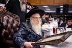 יארצייט פון הרה"ק מצאנז קלויזענבורג זי"ע ביי בנו מ"מ כ"ק אדמו"ר מצאנז קלויזענבורג שליט"א‎‎
