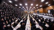 יארצייט פון הרה"ק מצאנז קלויזענבורג זי"ע ביי בנו מ"מ כ"ק אדמו"ר מצאנז קלויזענבורג שליט"א‎‎